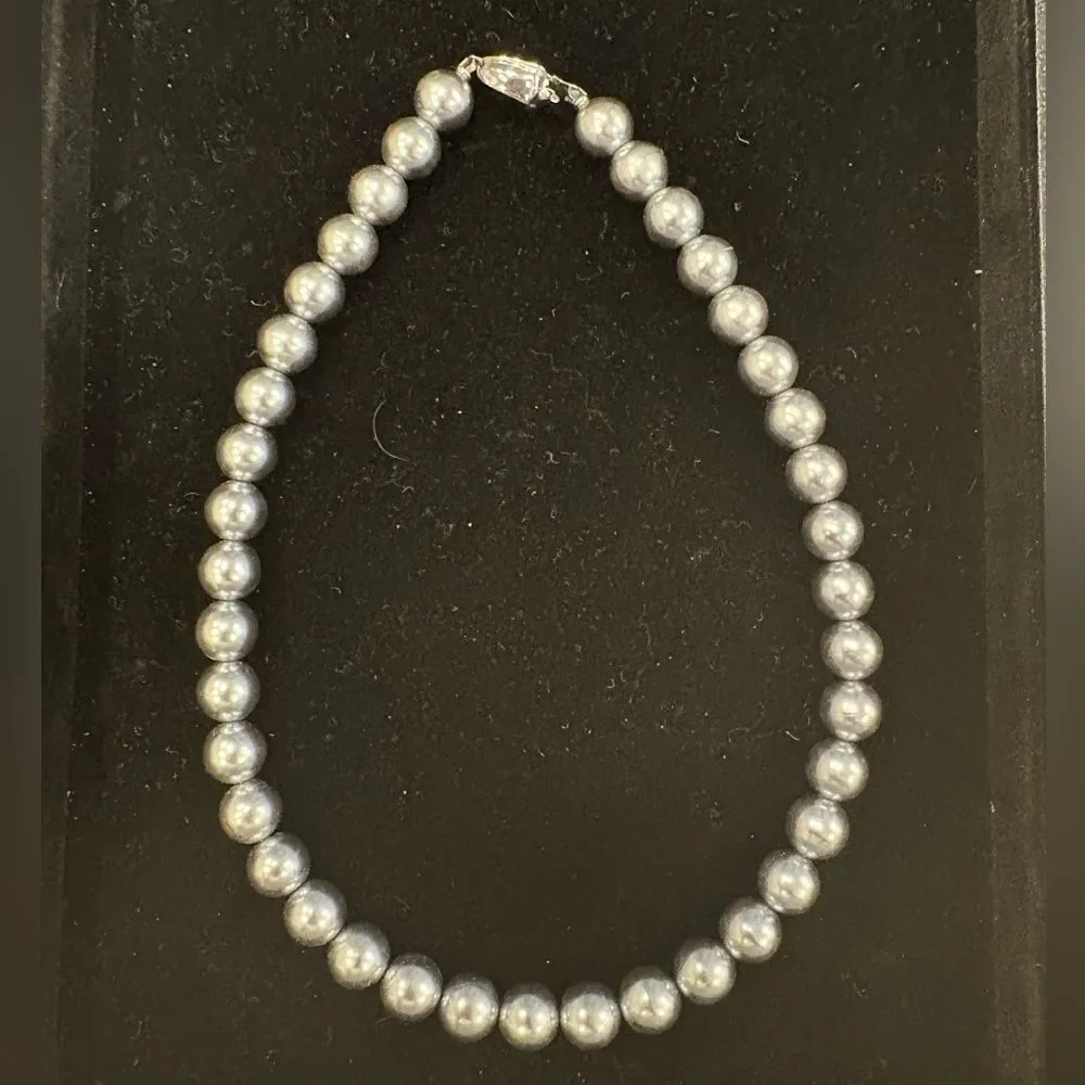 VTG Richelieu Single Strand Faux Pearl Necklace Gray